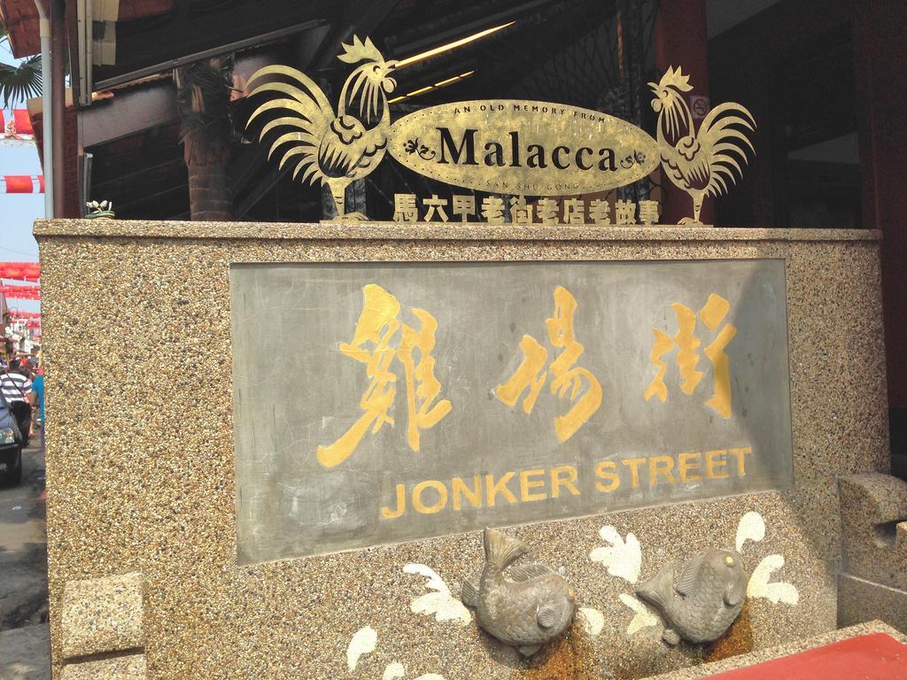 Hallmark Crown Hotel Malacca Exterior foto