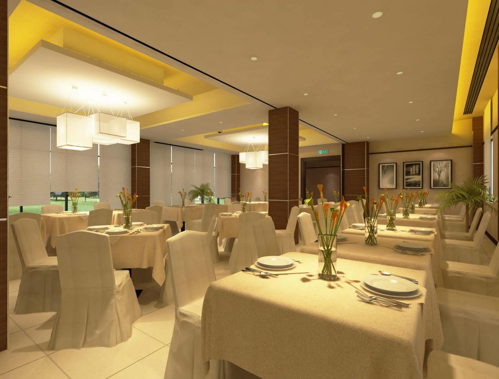 Hallmark Crown Hotel Malacca Exterior foto